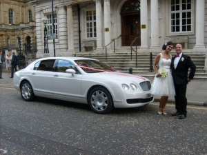 Bentley Flying Spur белый